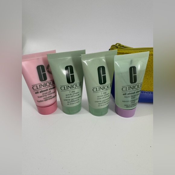 Clinique Set 7 day scrub cream, all about clean with cosmetic bag and cardholder - Picture 2 of 4